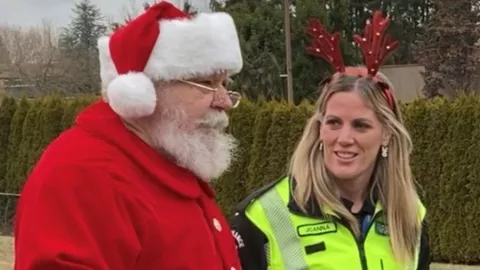 Joanna Stefani and santa